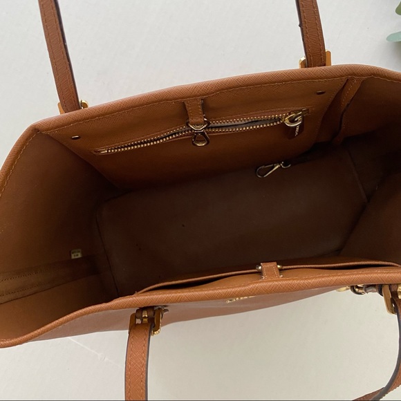MICHAEL KORS Women’s O/S Camel Brown Medium Leather Tote Purse - Picture 3 of 12